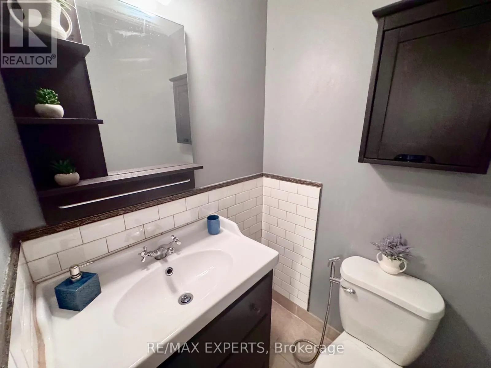 56 - 1030 FALGARWOOD DRIVE