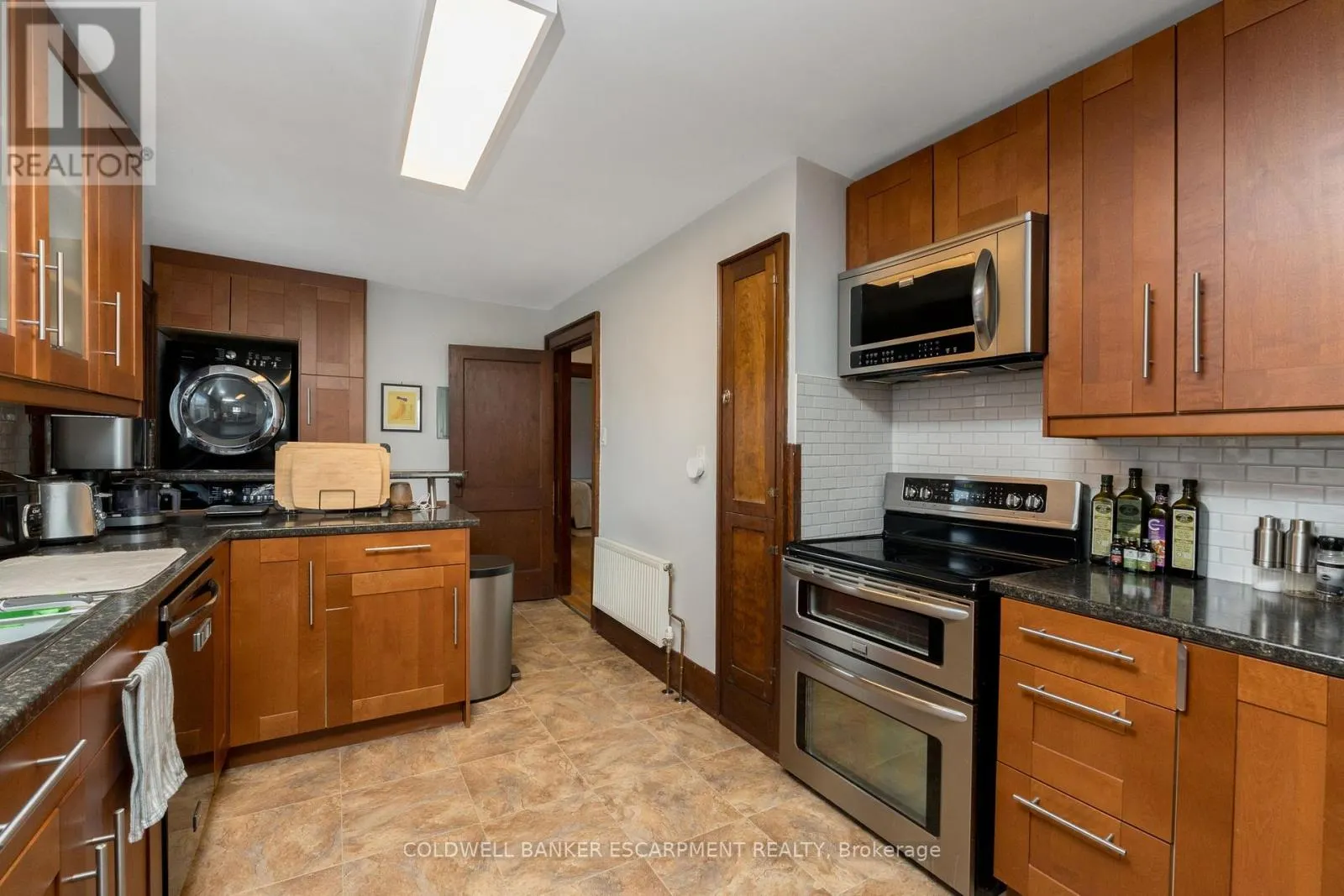 20 MILL STREET E