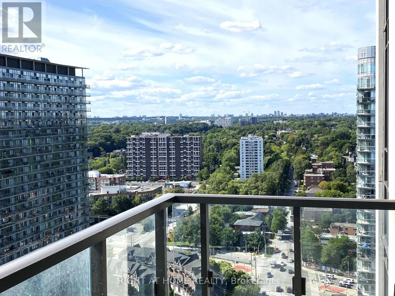 2912 - 1928 LAKESHORE BOULEVARD W