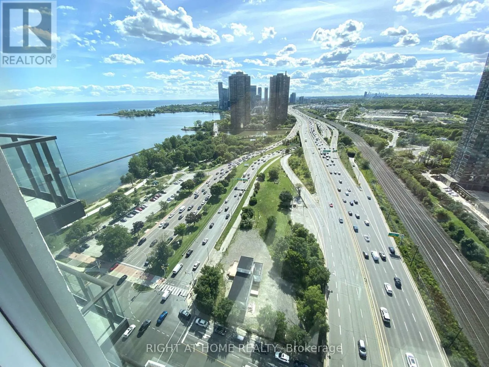 2912 - 1928 LAKESHORE BOULEVARD W
