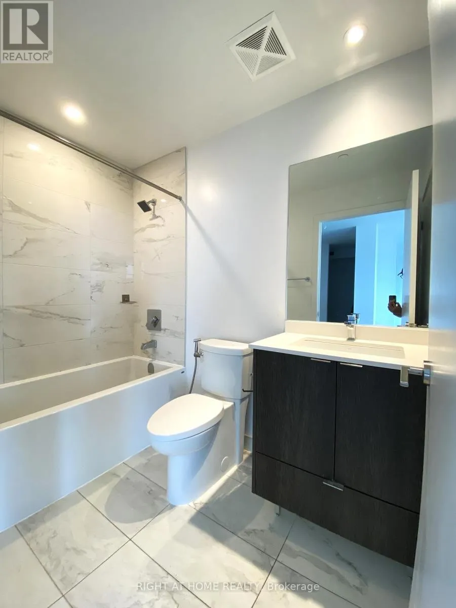 2912 - 1928 LAKESHORE BOULEVARD W