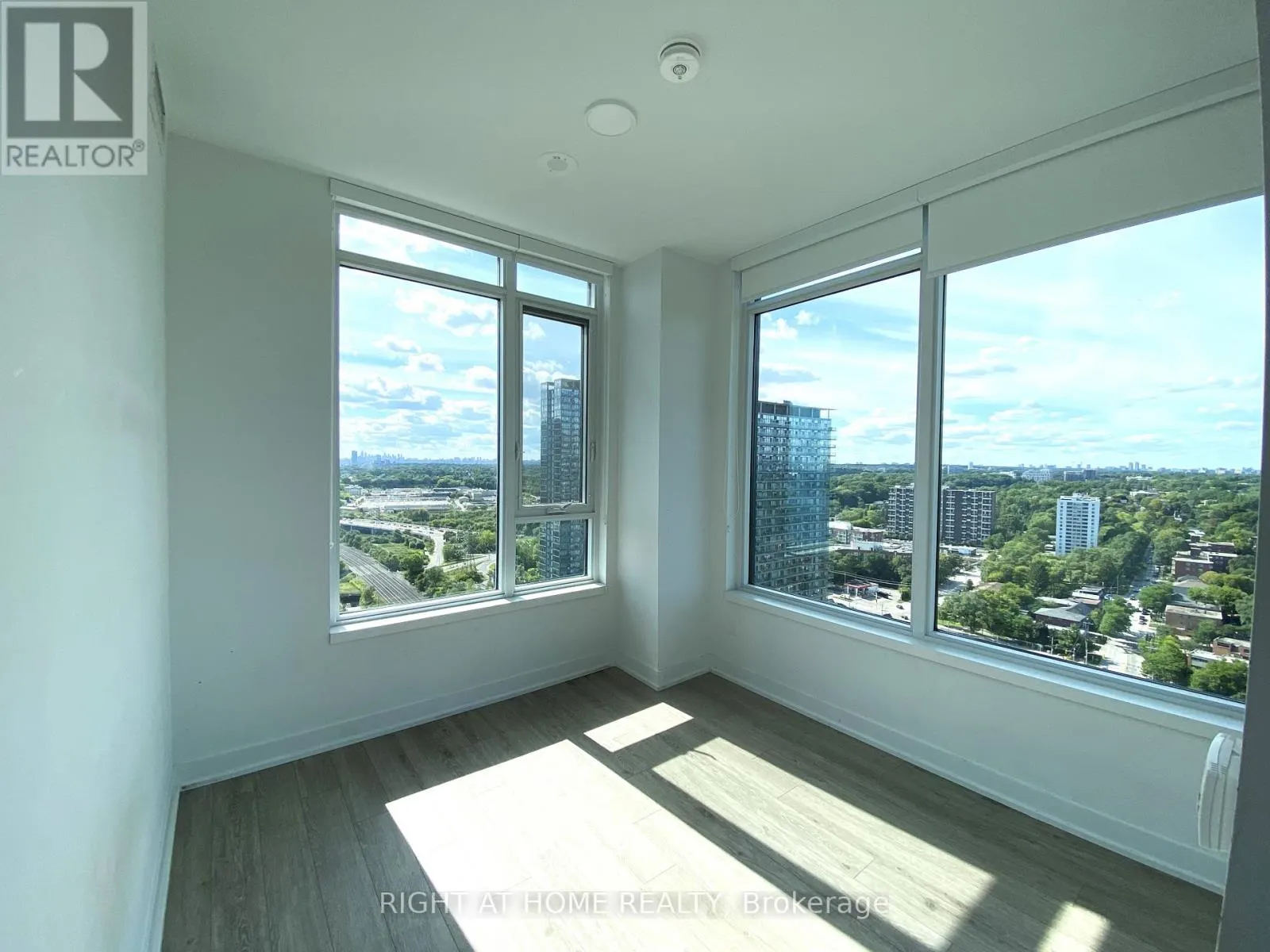2912 - 1928 LAKESHORE BOULEVARD W