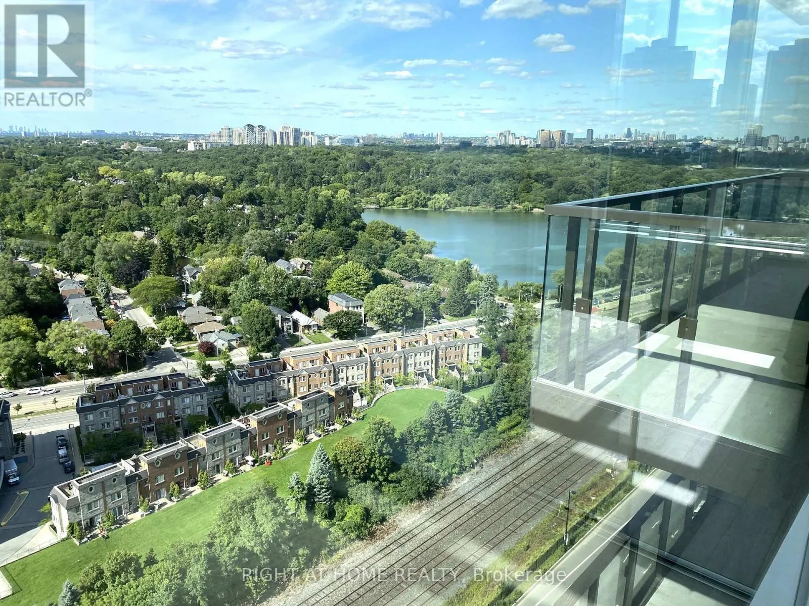 2912 - 1928 LAKESHORE BOULEVARD W