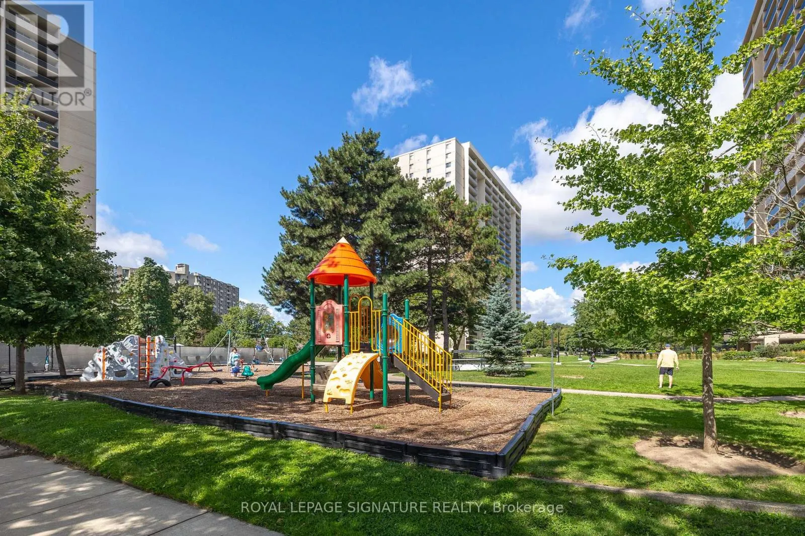 2105 - 820 BURNHAMTHORPE ROAD
