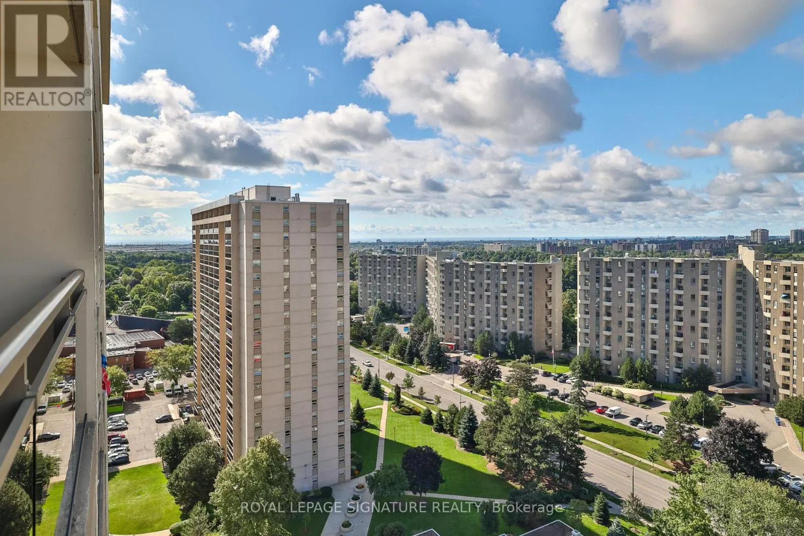2105 - 820 BURNHAMTHORPE ROAD