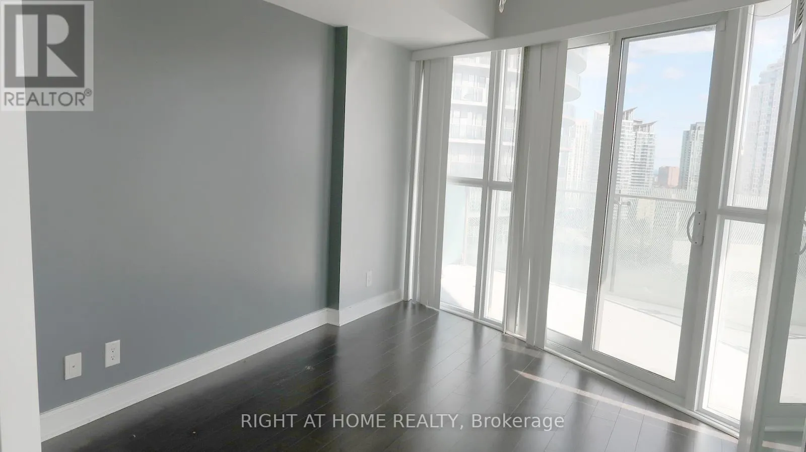 1606 - 50 ABSOLUTE AVENUE