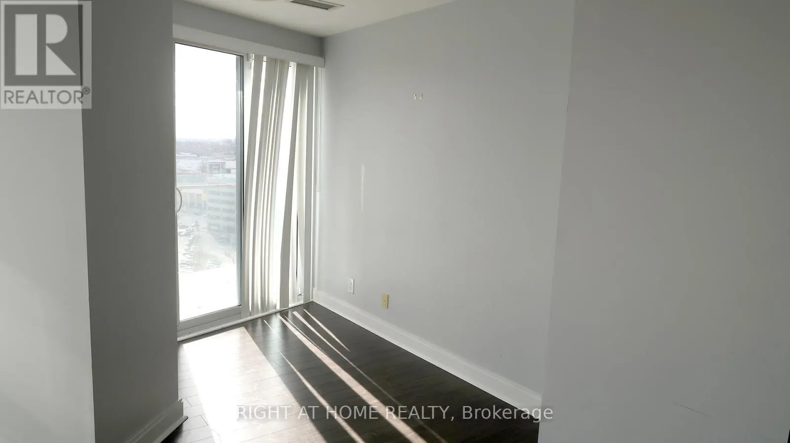1606 - 50 ABSOLUTE AVENUE
