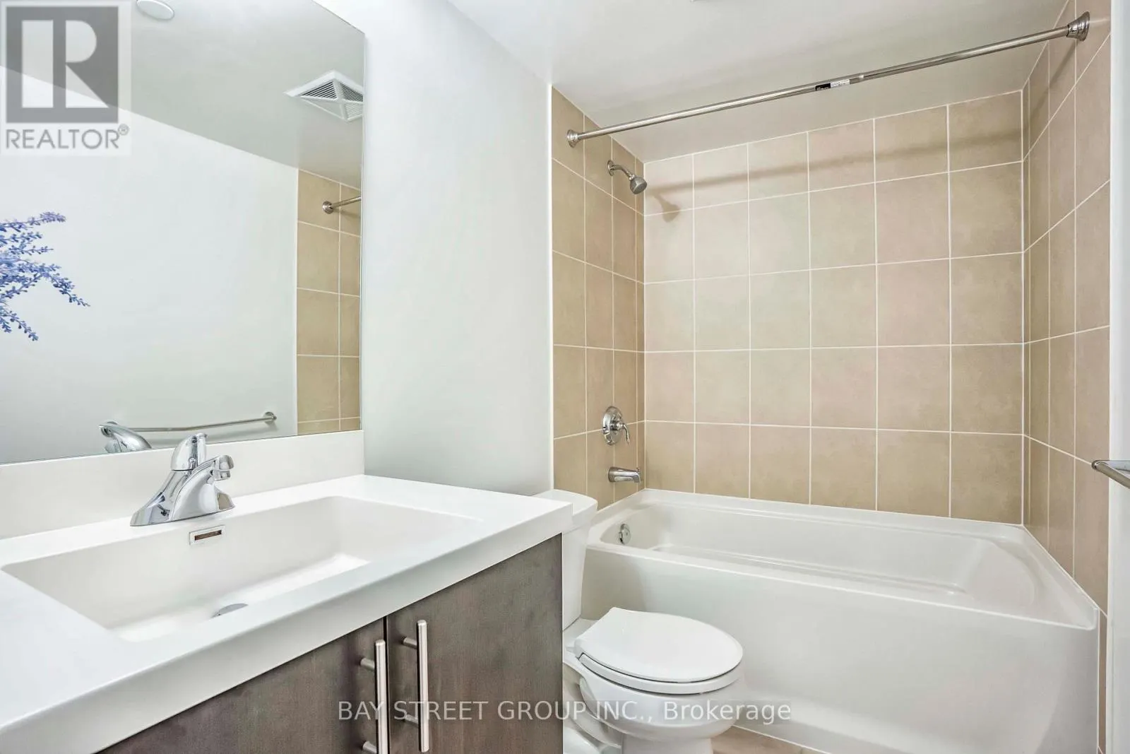 331 - 830 LAWRENCE AVE AVENUE W