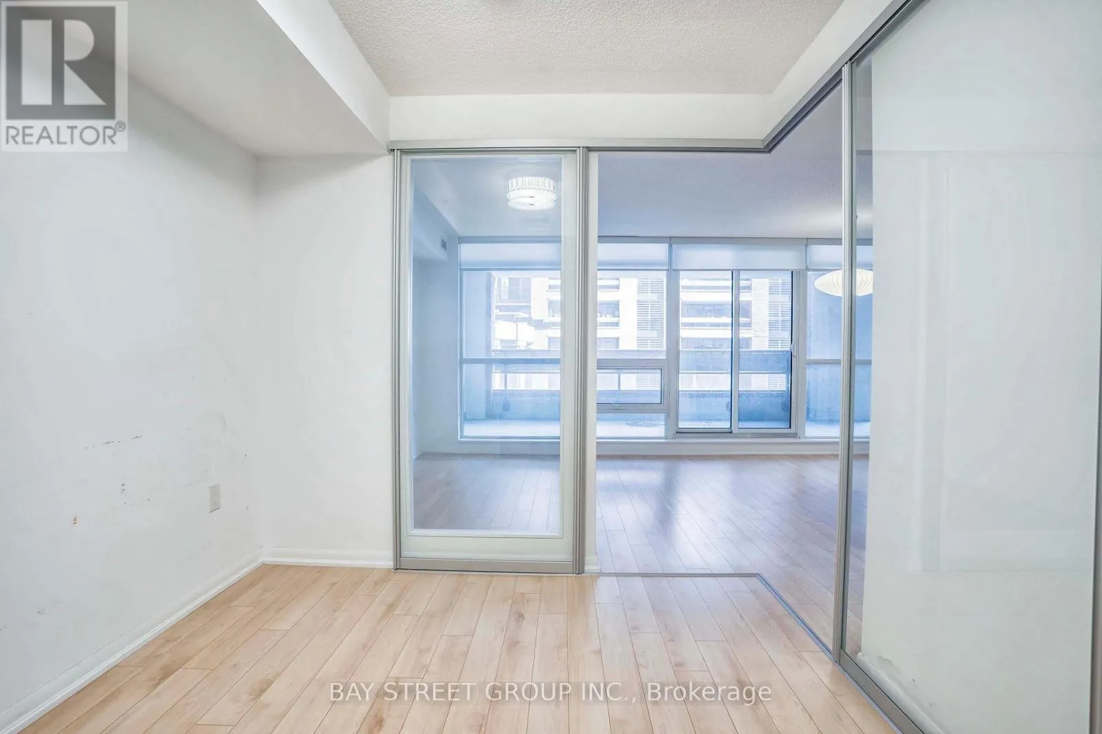 331 - 830 LAWRENCE AVE AVENUE W