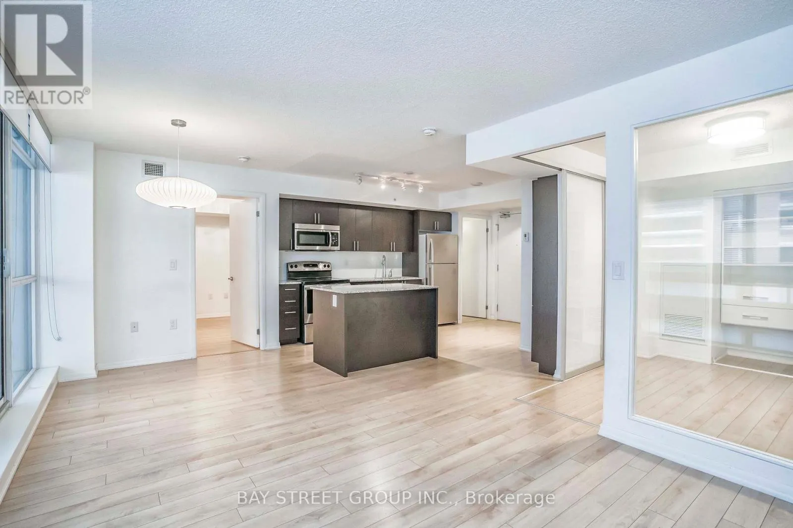 331 - 830 LAWRENCE AVE AVENUE W