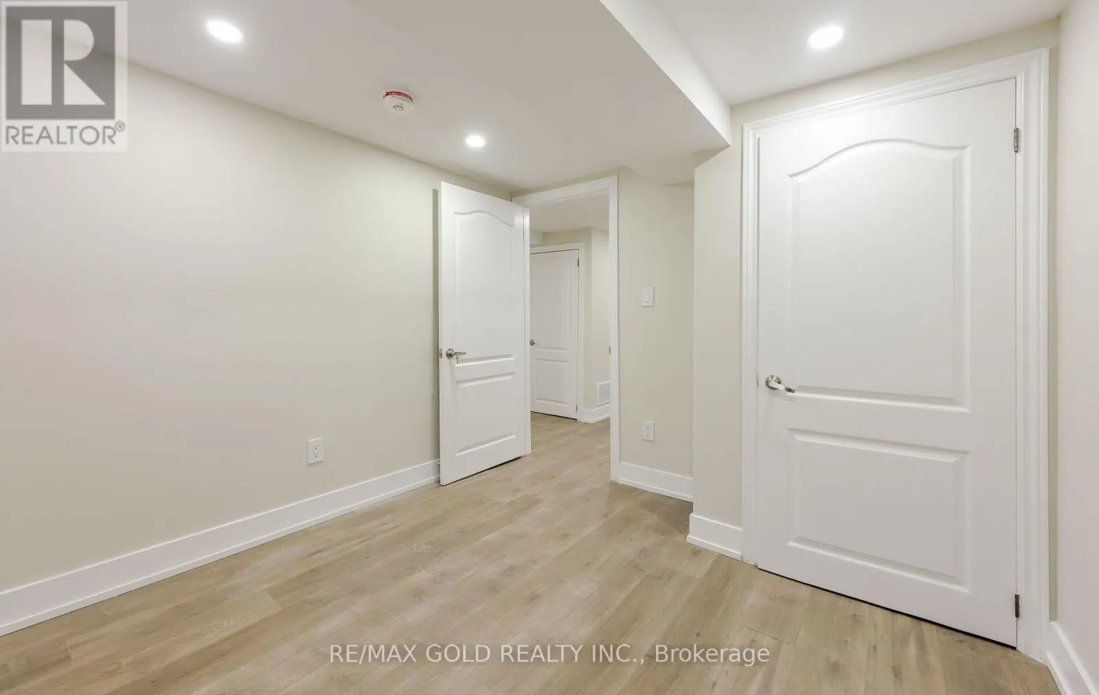15 FLAVIAN CRESCENT