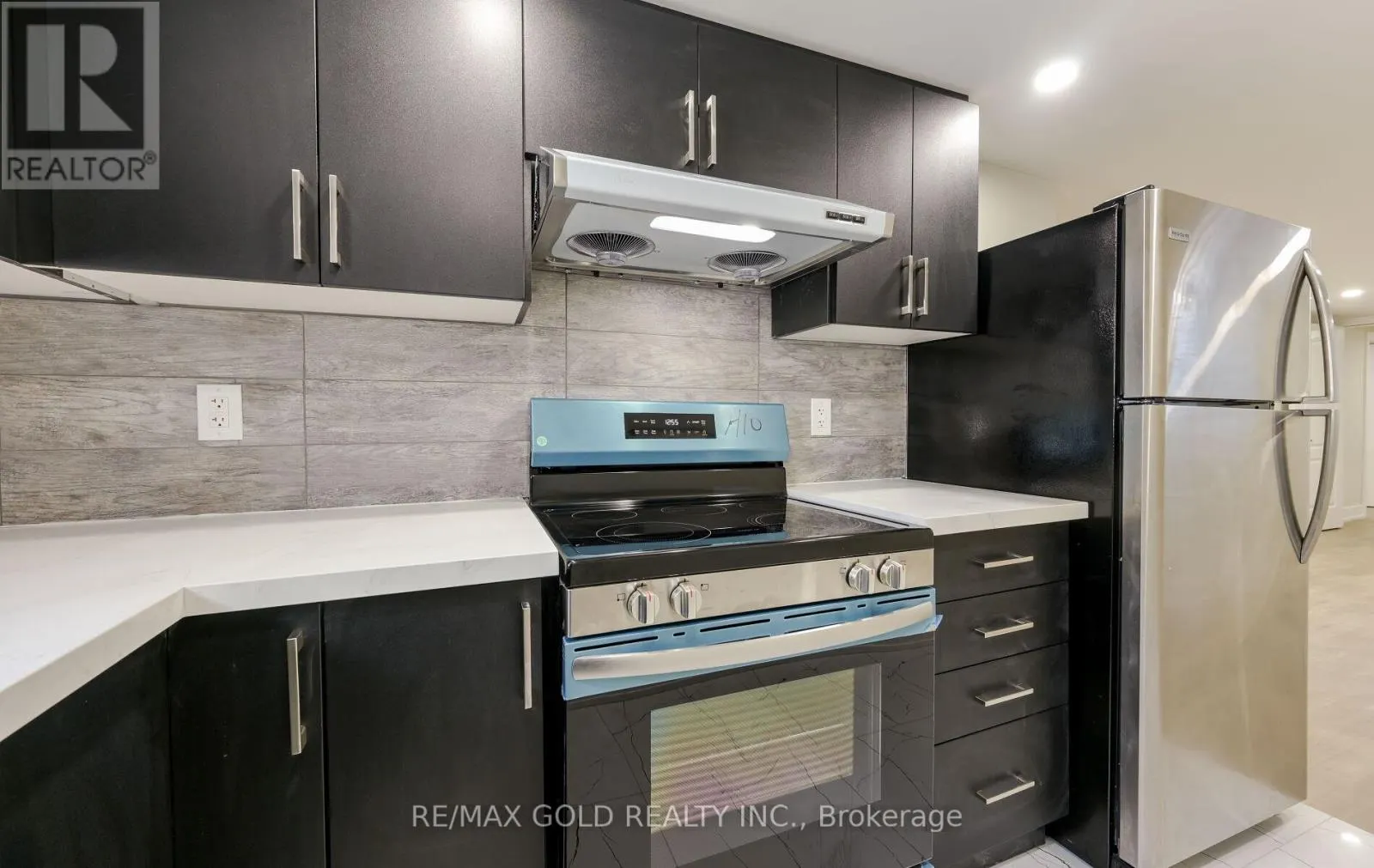 15 FLAVIAN CRESCENT