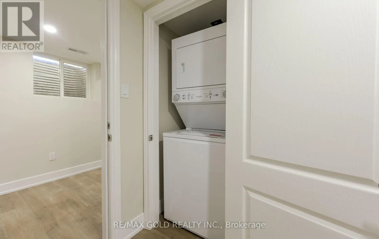 15 FLAVIAN CRESCENT