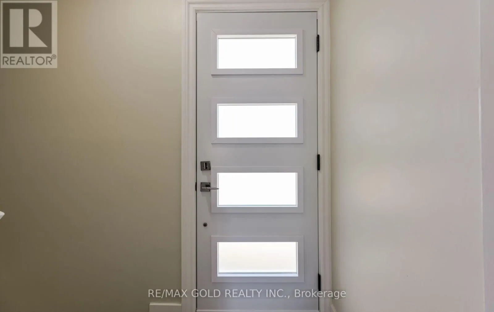 15 FLAVIAN CRESCENT