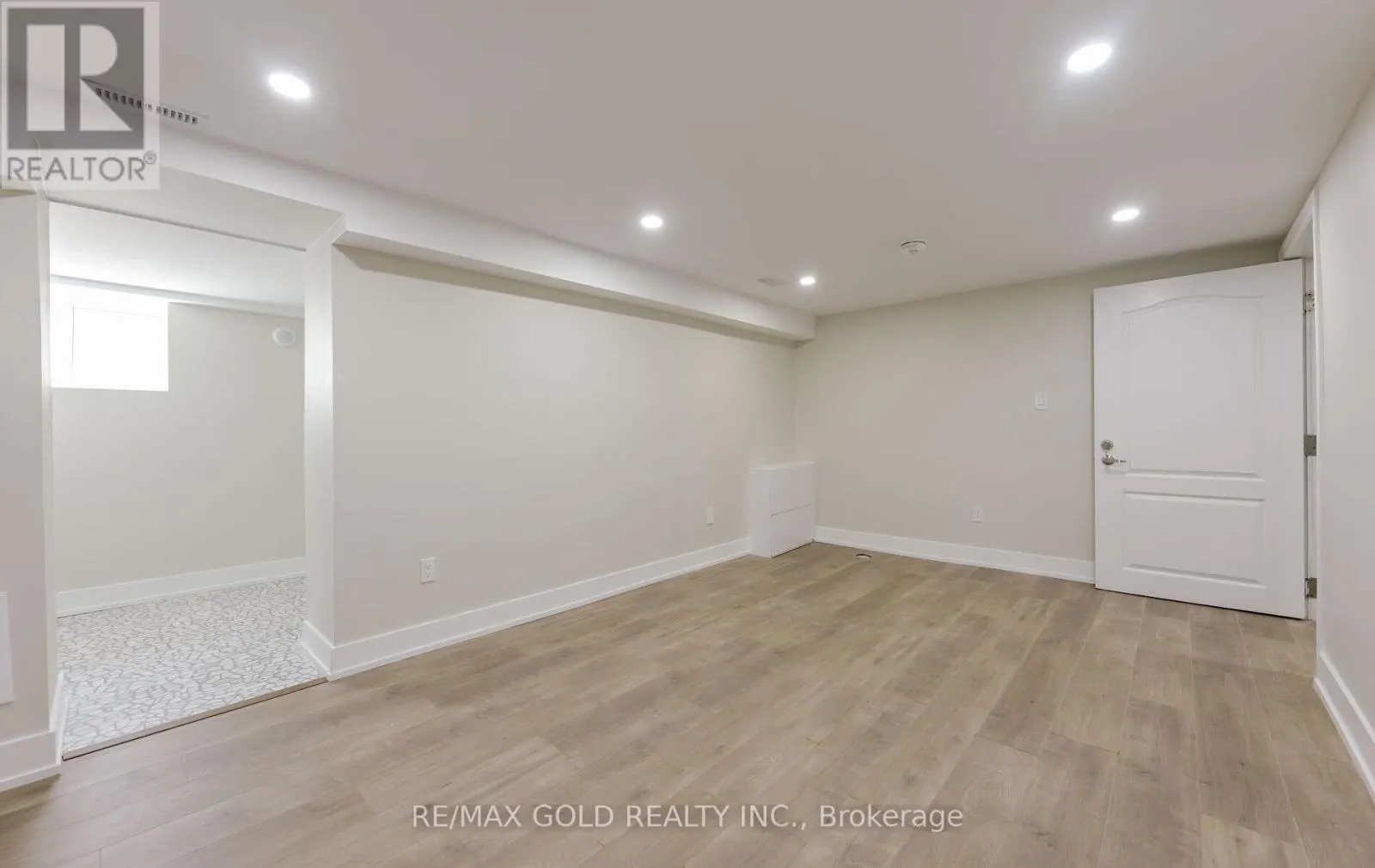 15 FLAVIAN CRESCENT