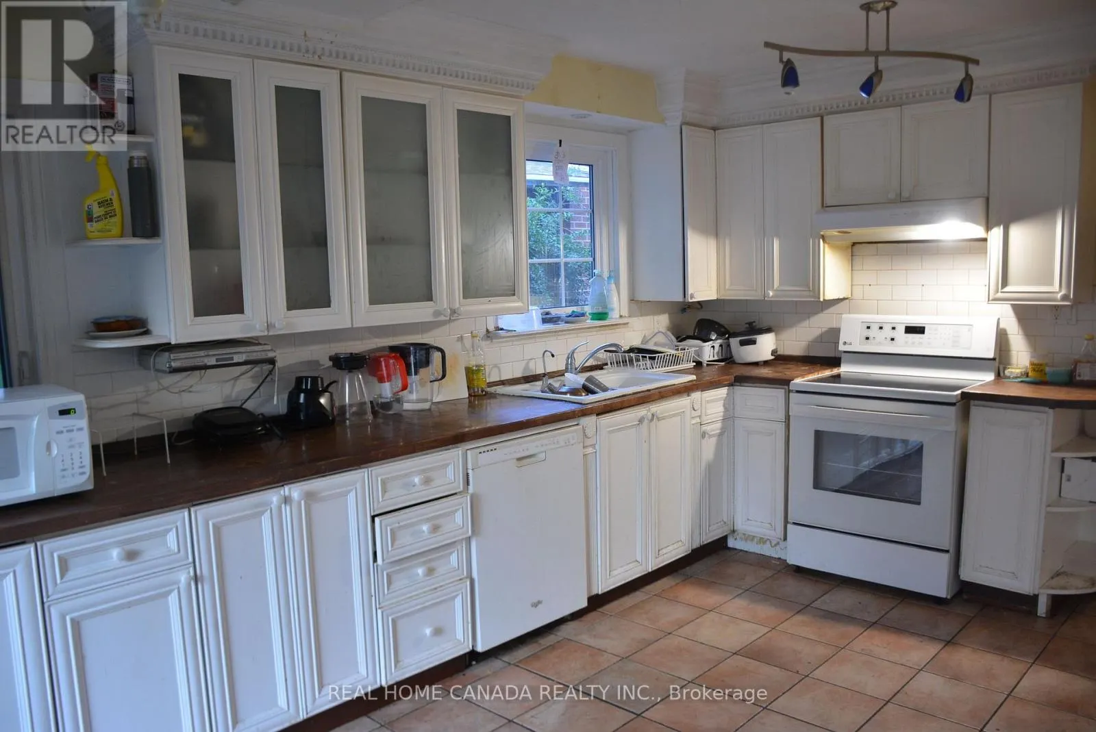 2ND BEDRM - 38 CHOPIN CRESCENT