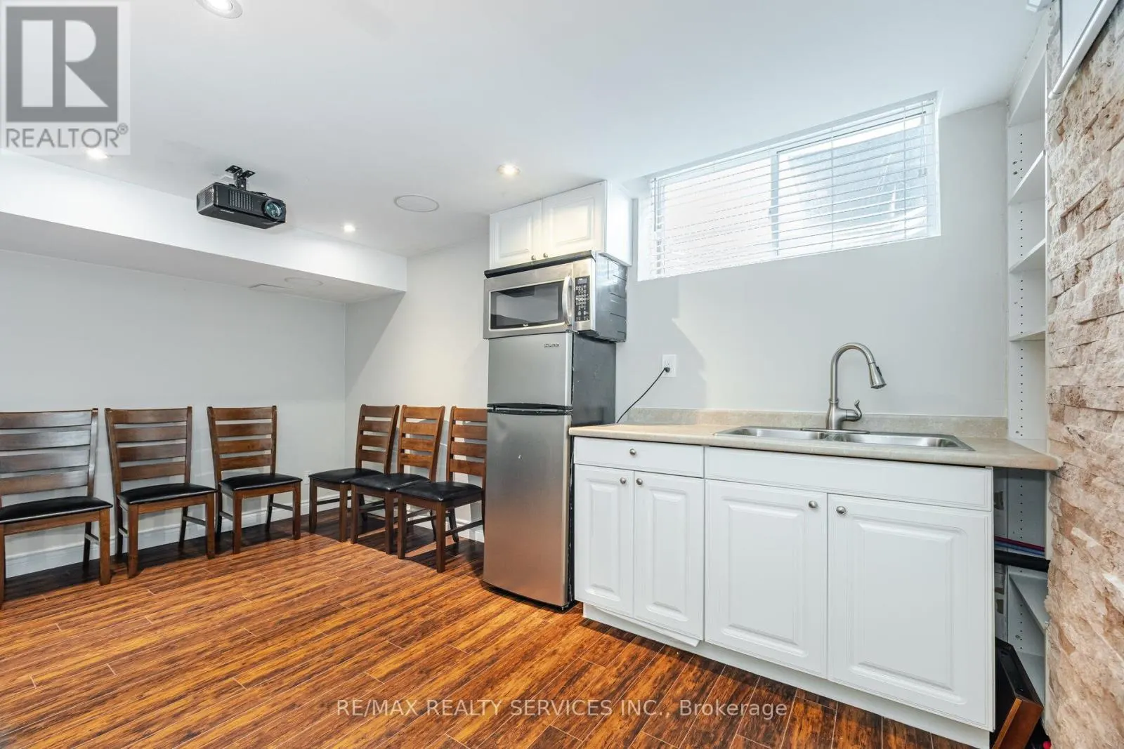 162 SUSSEXVALE DRIVE