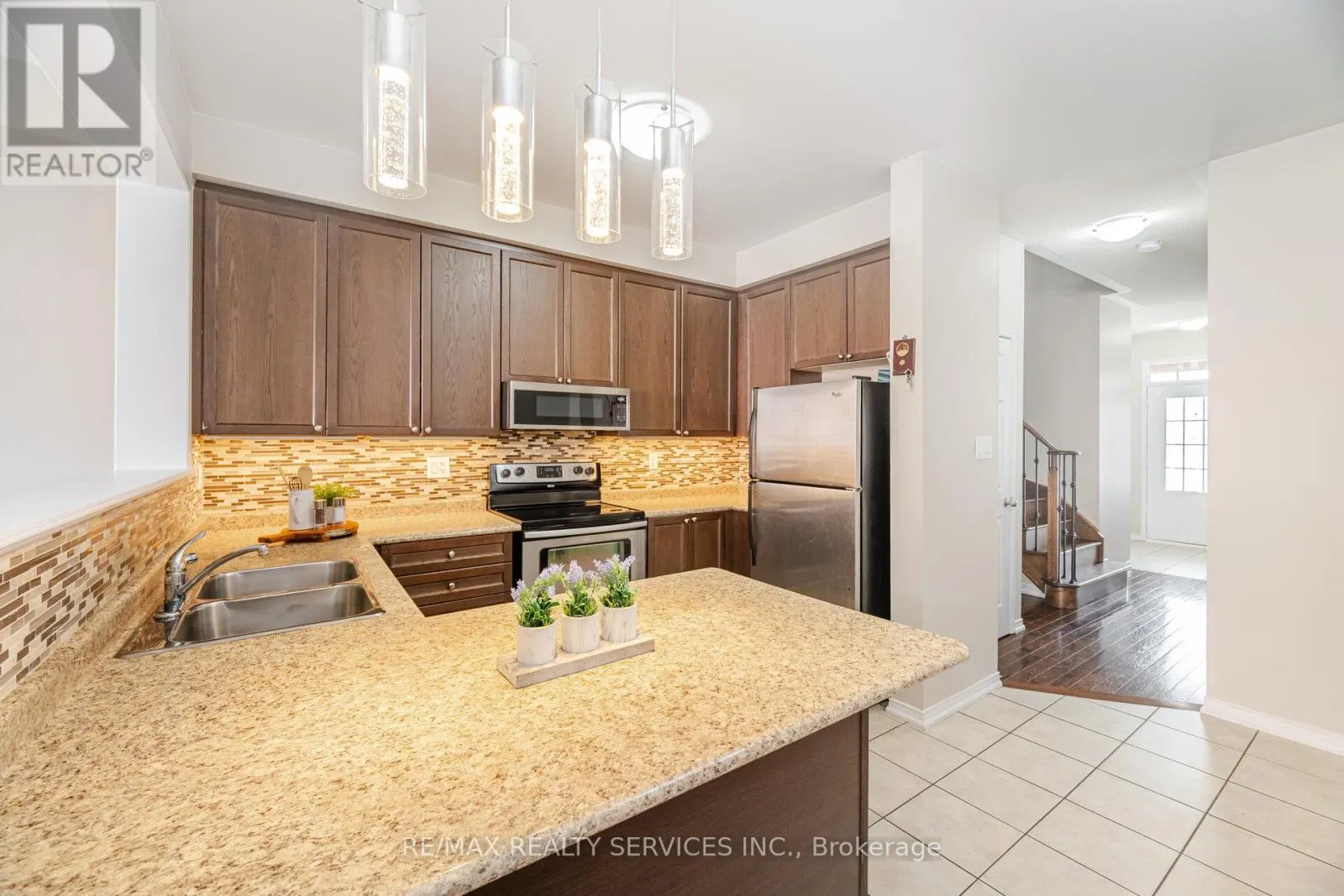 162 SUSSEXVALE DRIVE
