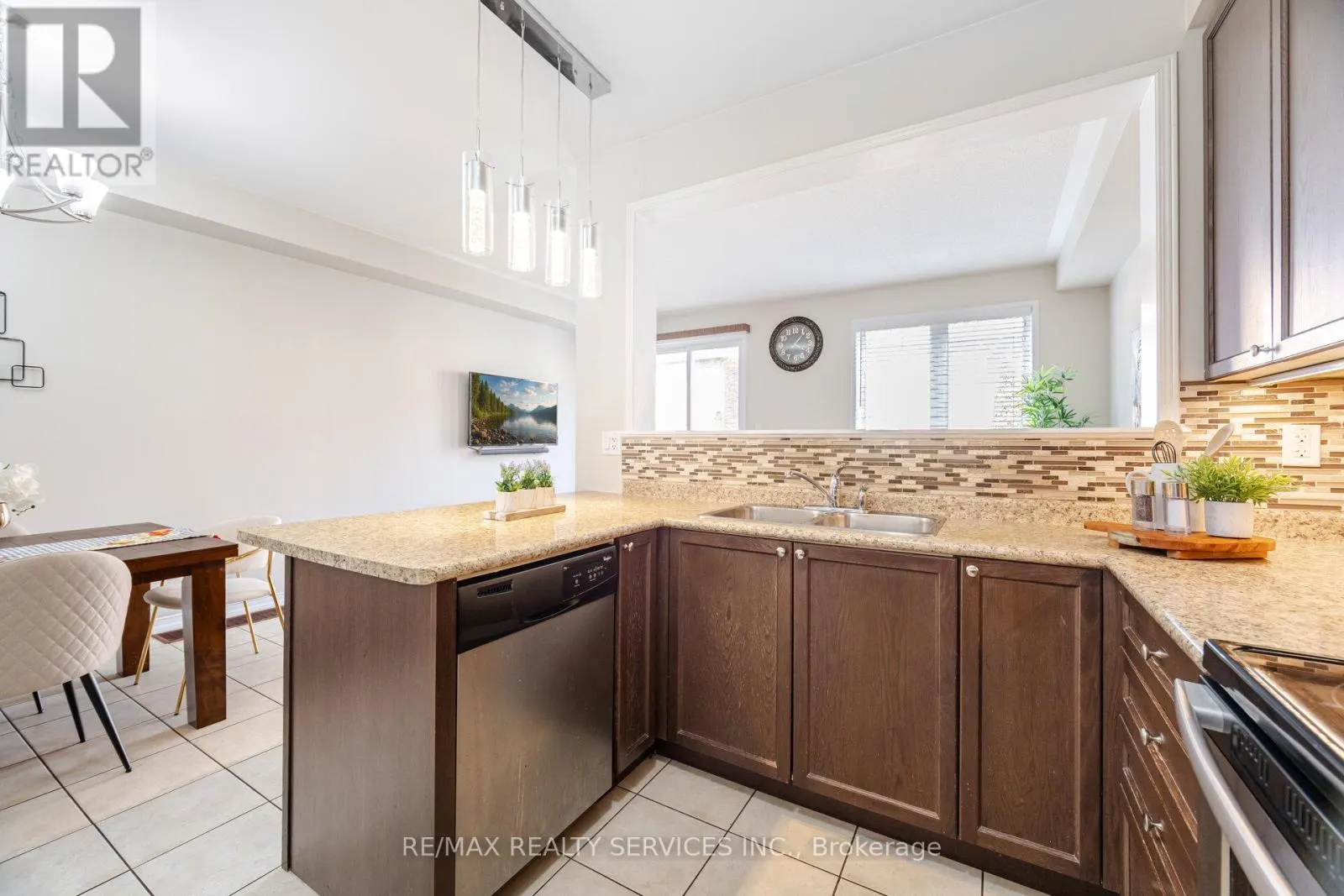 162 SUSSEXVALE DRIVE