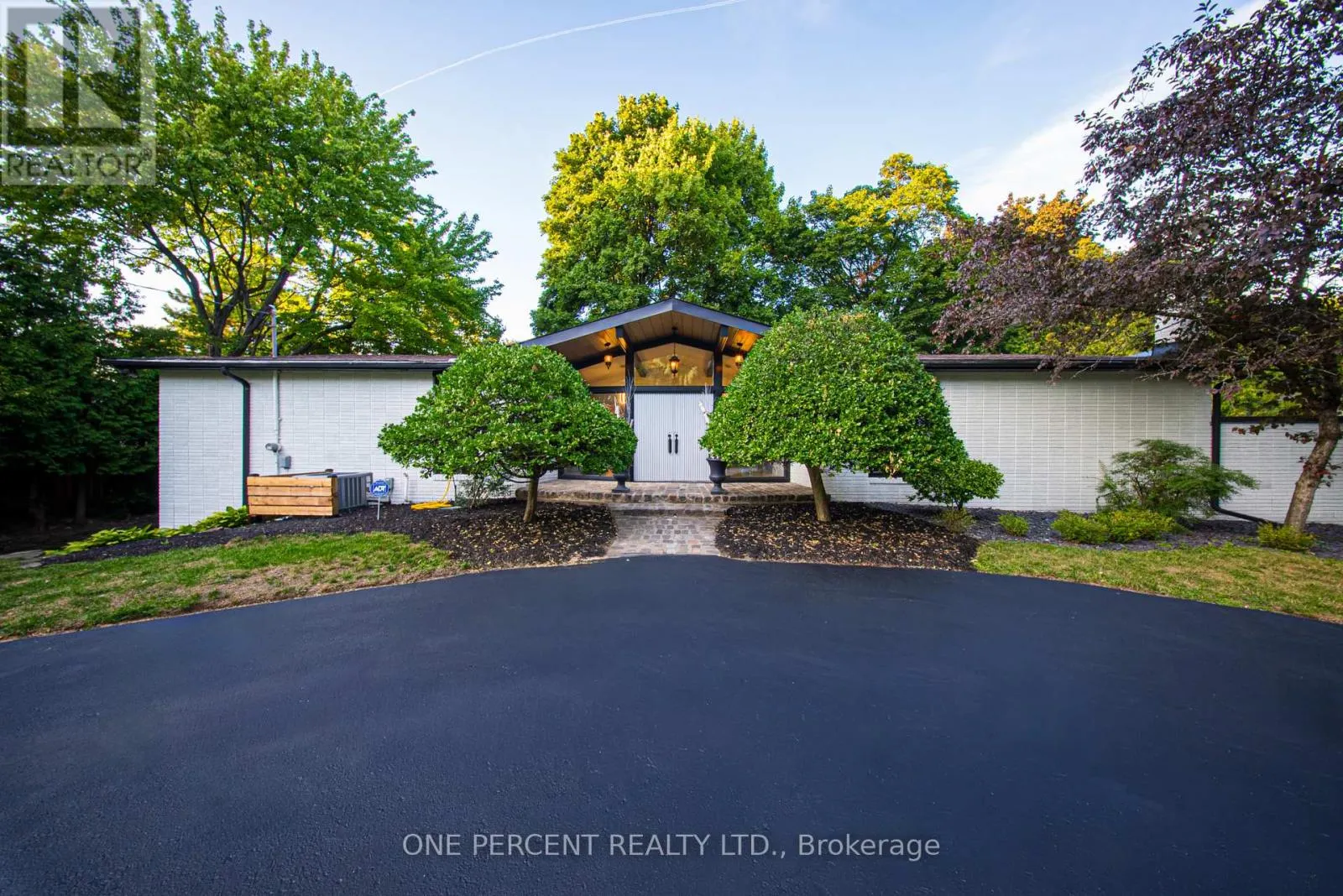 625 SIR RICHARDS ROAD