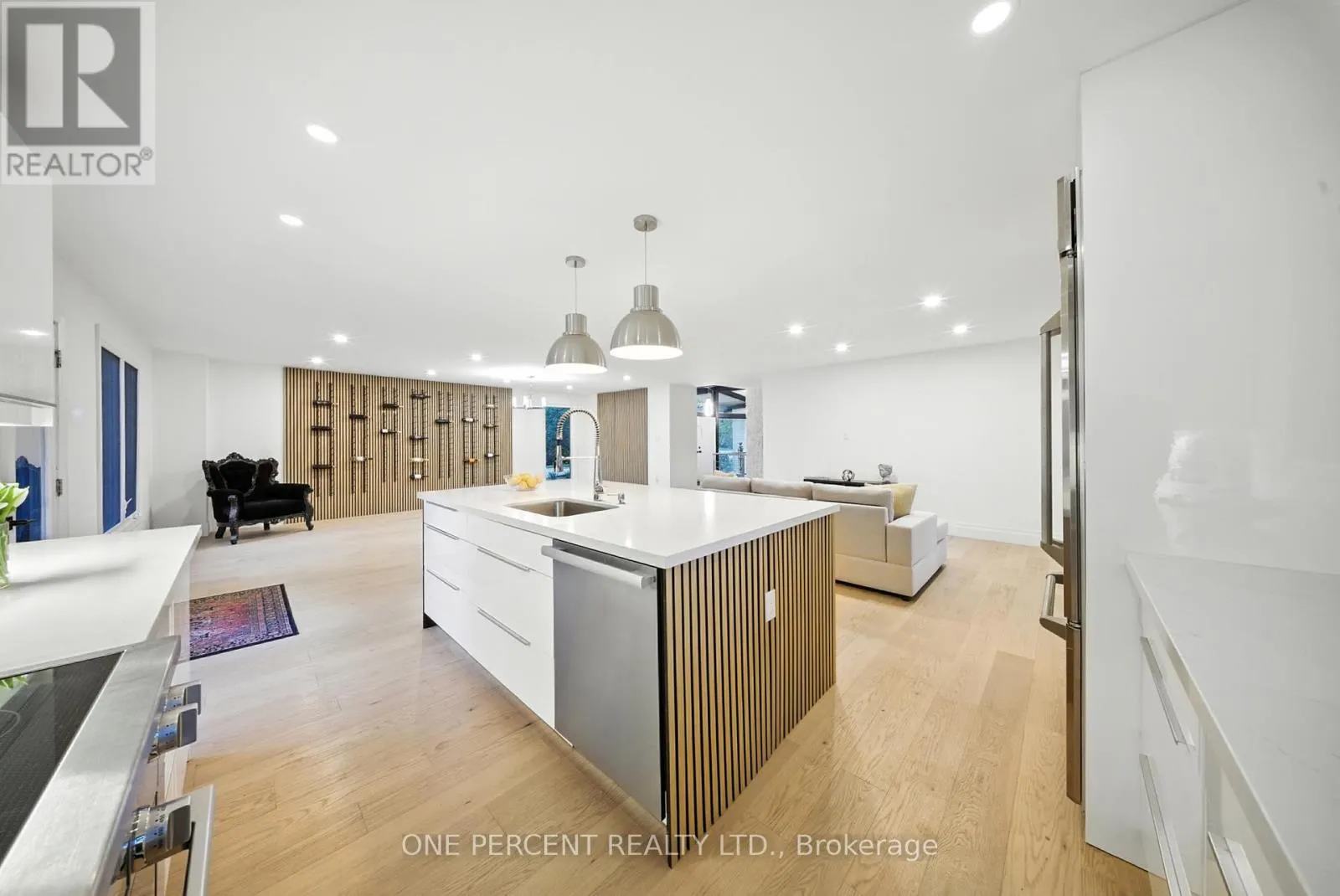 625 SIR RICHARDS ROAD