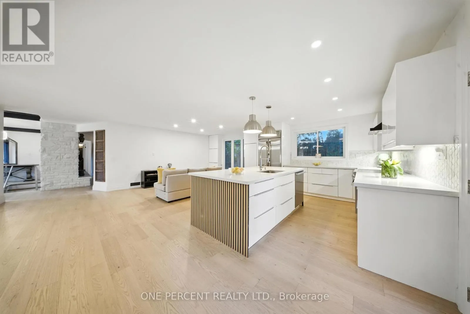 625 SIR RICHARDS ROAD