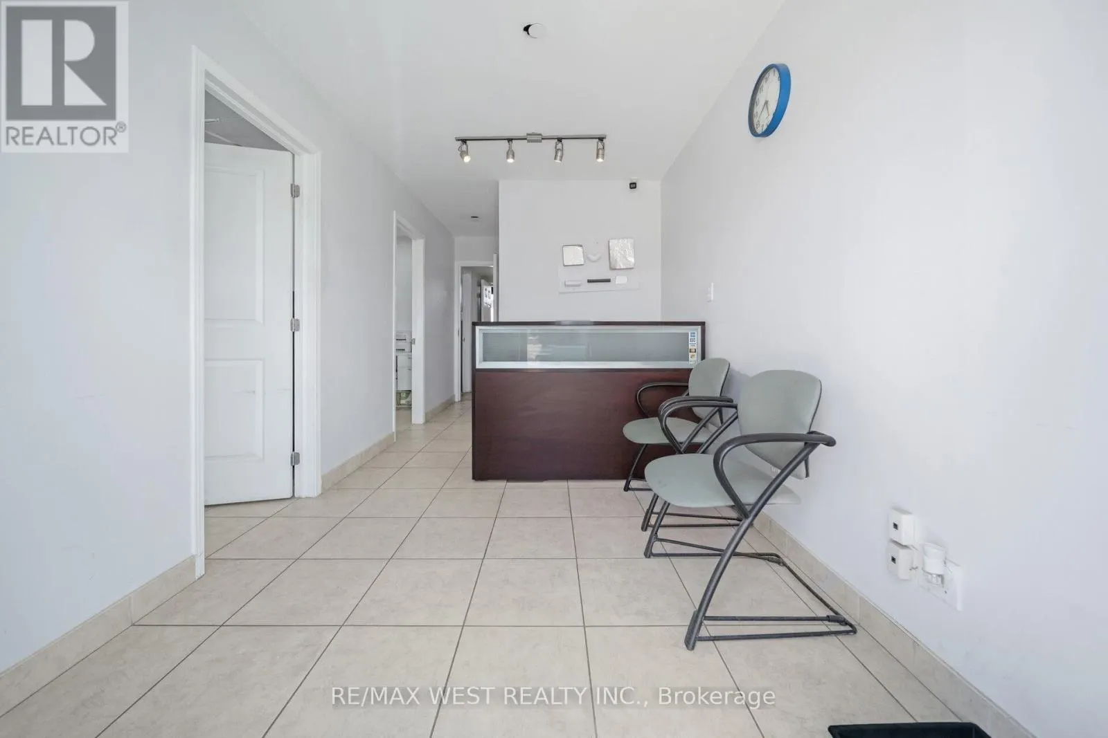 19 - 1662 BONHILL ROAD