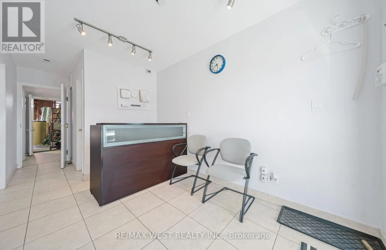 19 - 1662 BONHILL ROAD