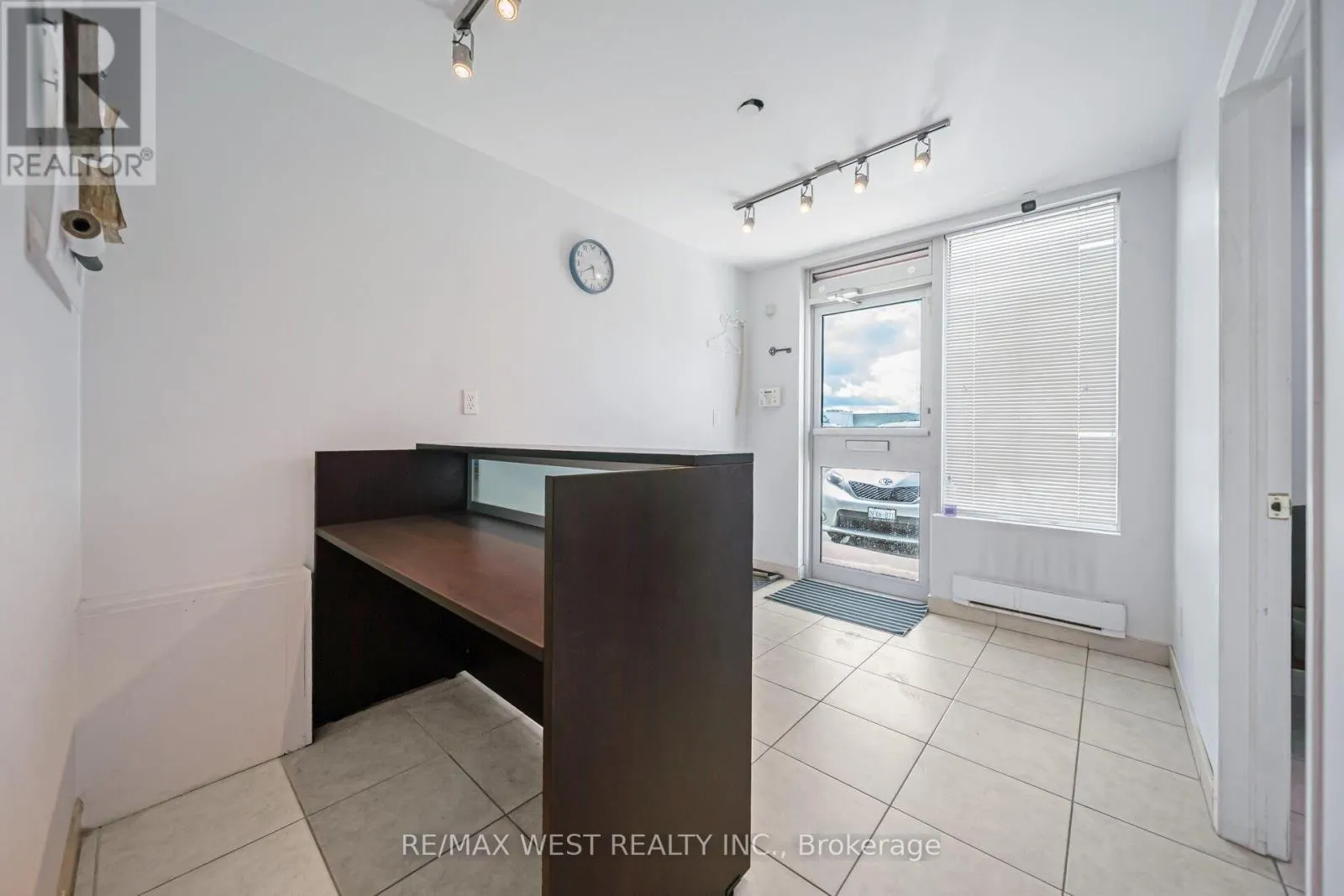 19 - 1662 BONHILL ROAD