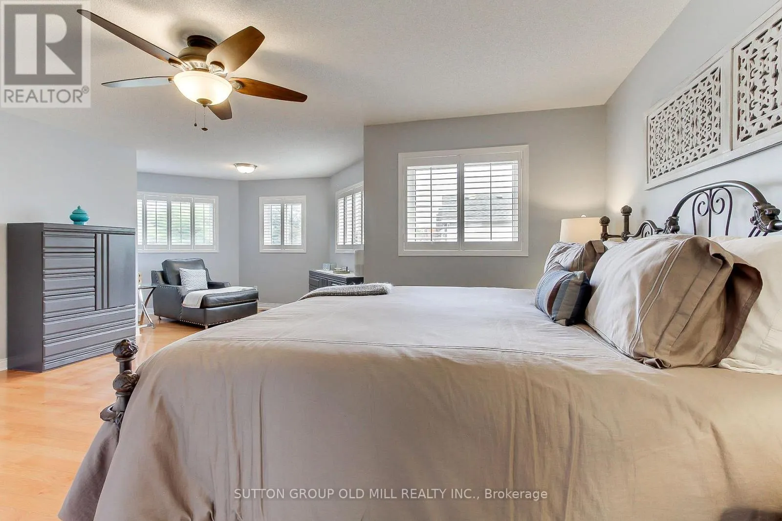 3126 OAKVIEW ROAD