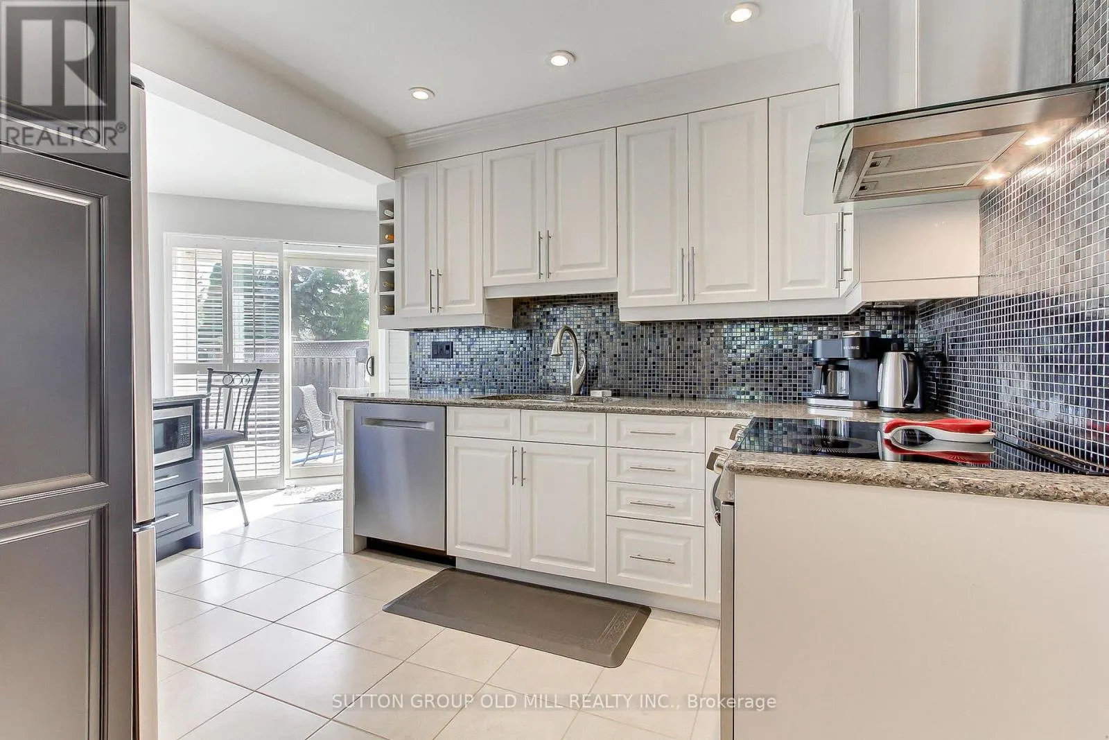 3126 OAKVIEW ROAD