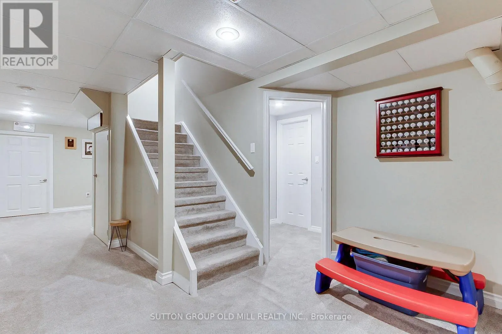 3126 OAKVIEW ROAD