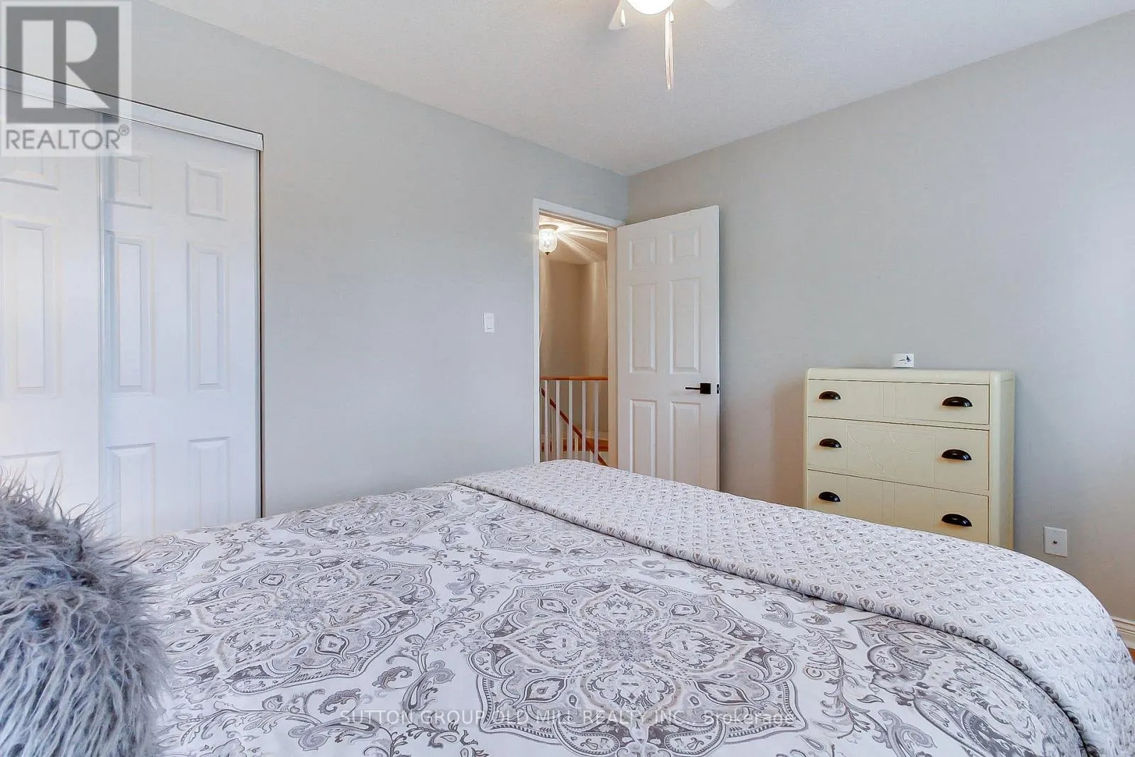 3126 OAKVIEW ROAD