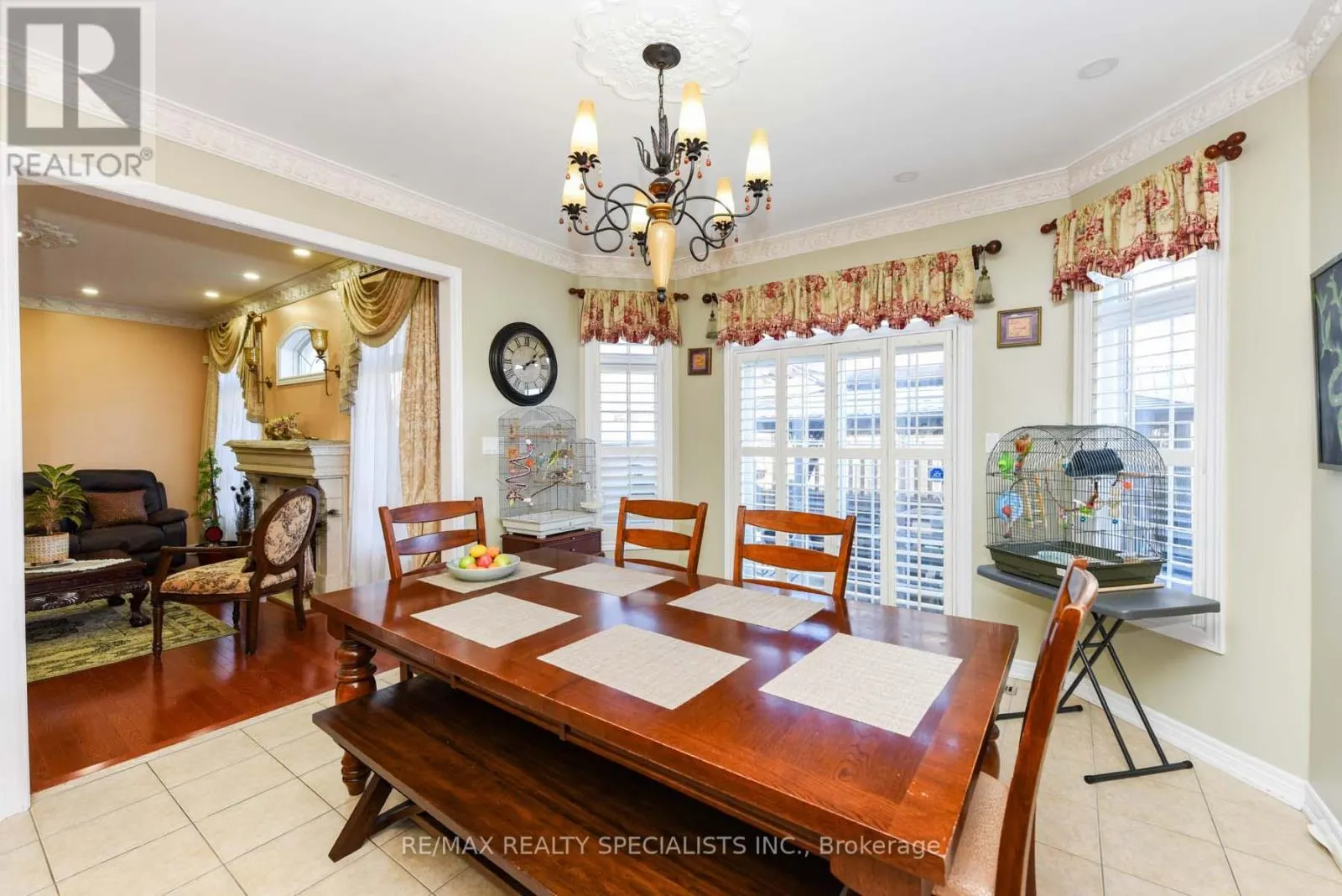 37 BLUFFWOOD CRESCENT