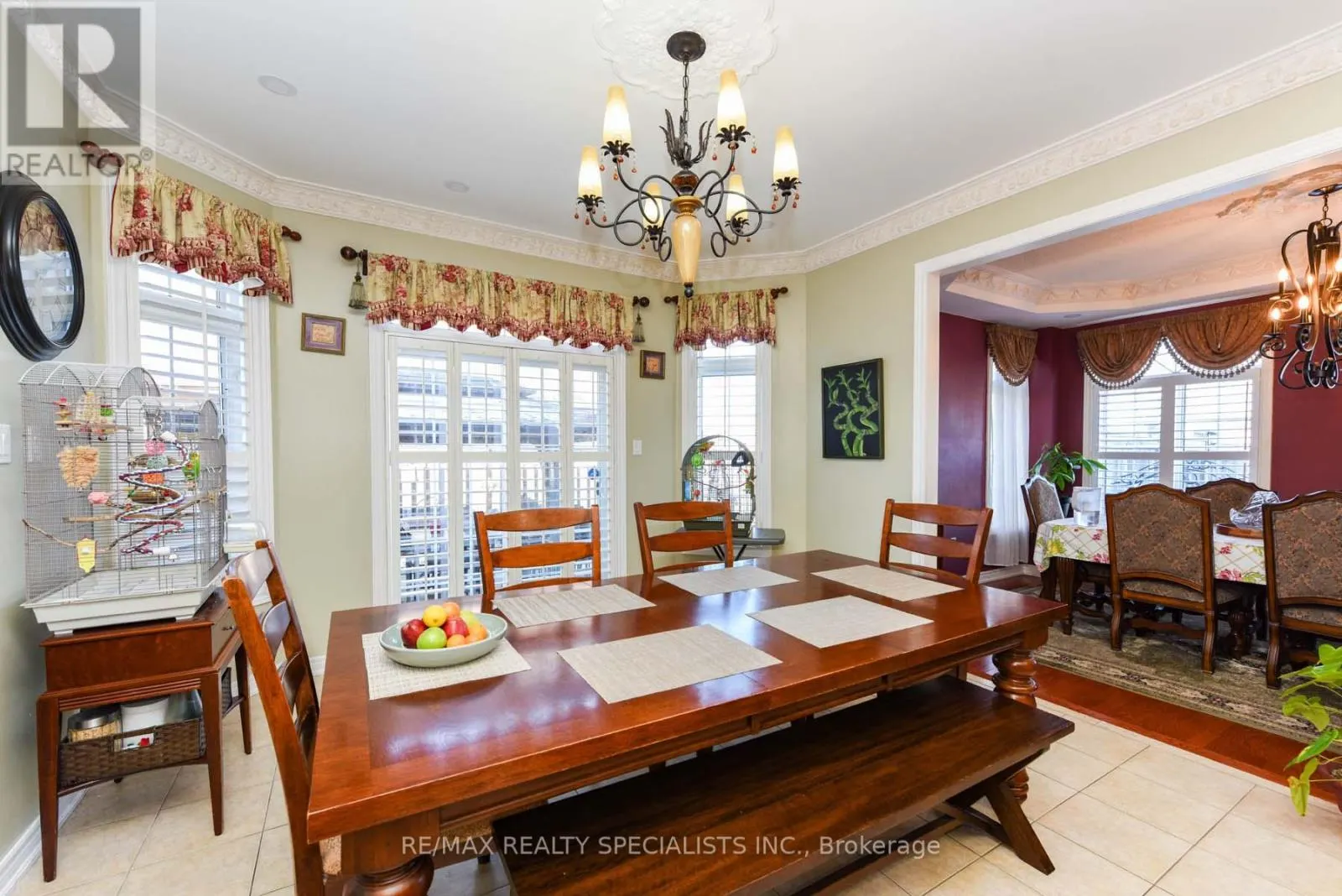 37 BLUFFWOOD CRESCENT