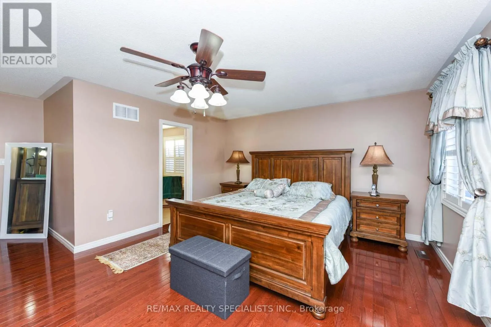 37 BLUFFWOOD CRESCENT