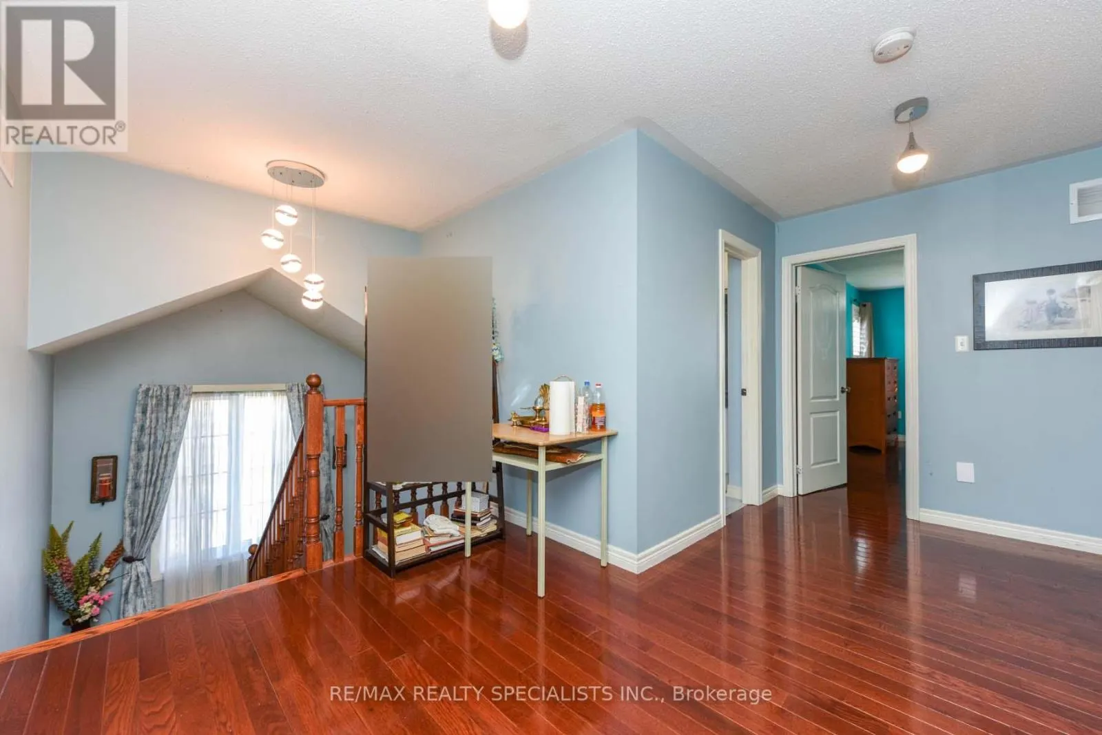 37 BLUFFWOOD CRESCENT