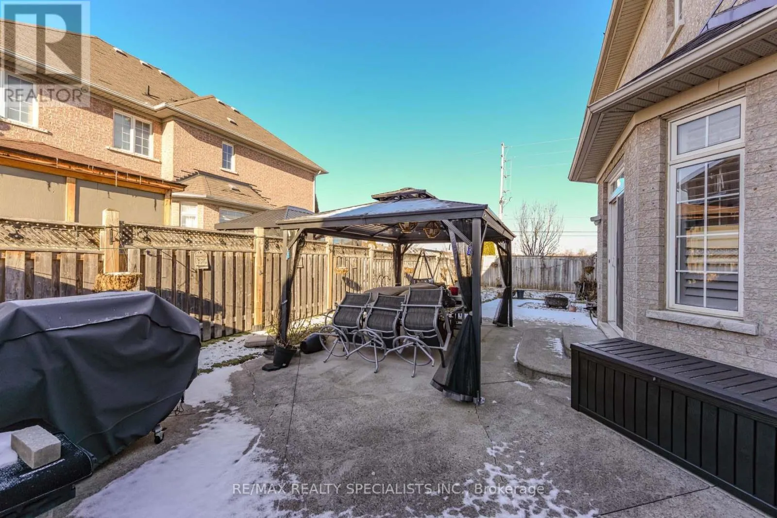 37 BLUFFWOOD CRESCENT
