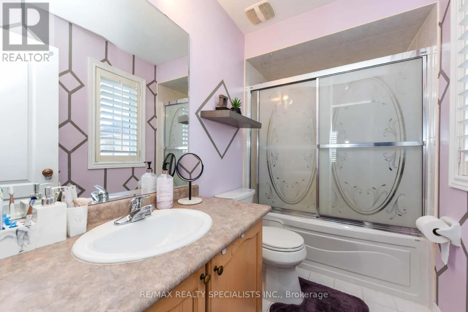 37 BLUFFWOOD CRESCENT