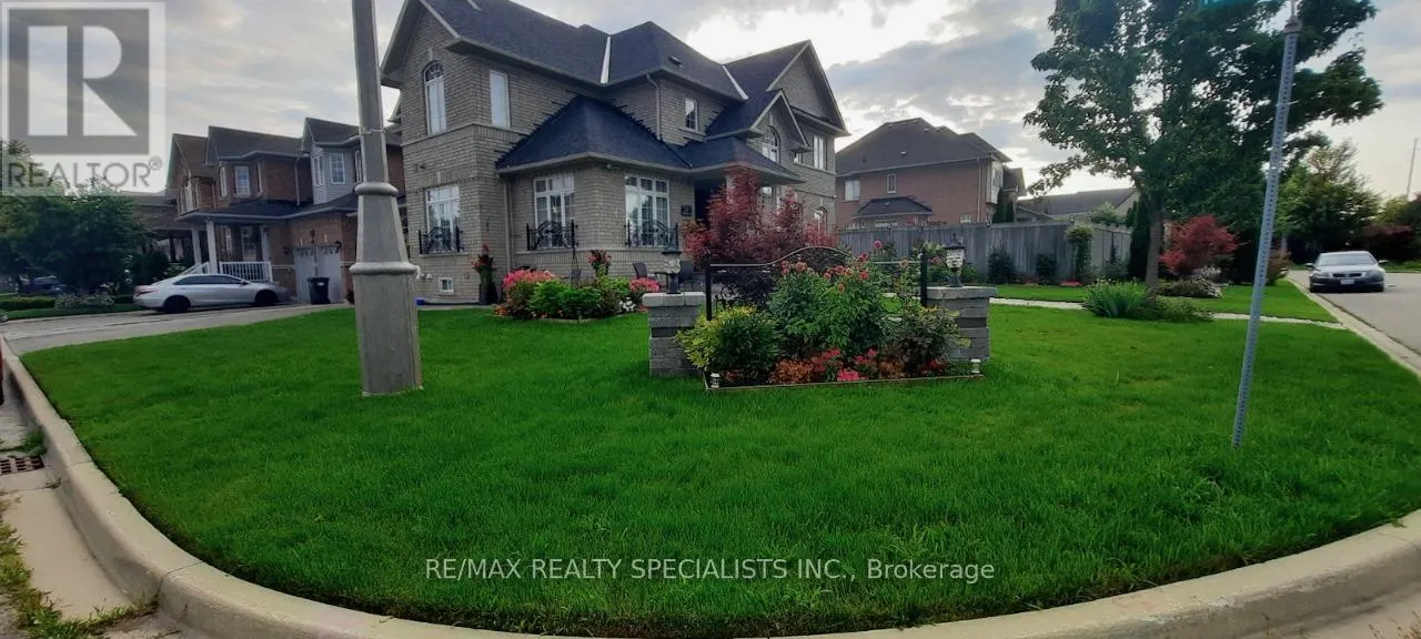 37 BLUFFWOOD CRESCENT