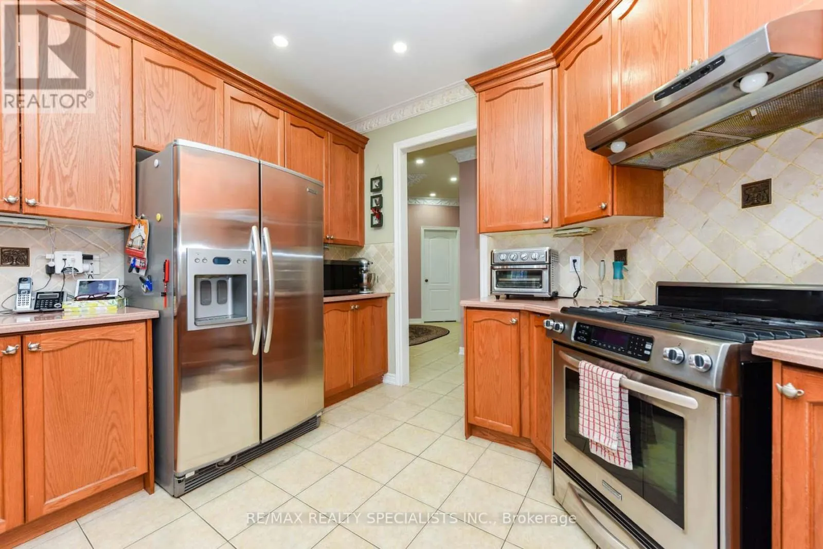 37 BLUFFWOOD CRESCENT