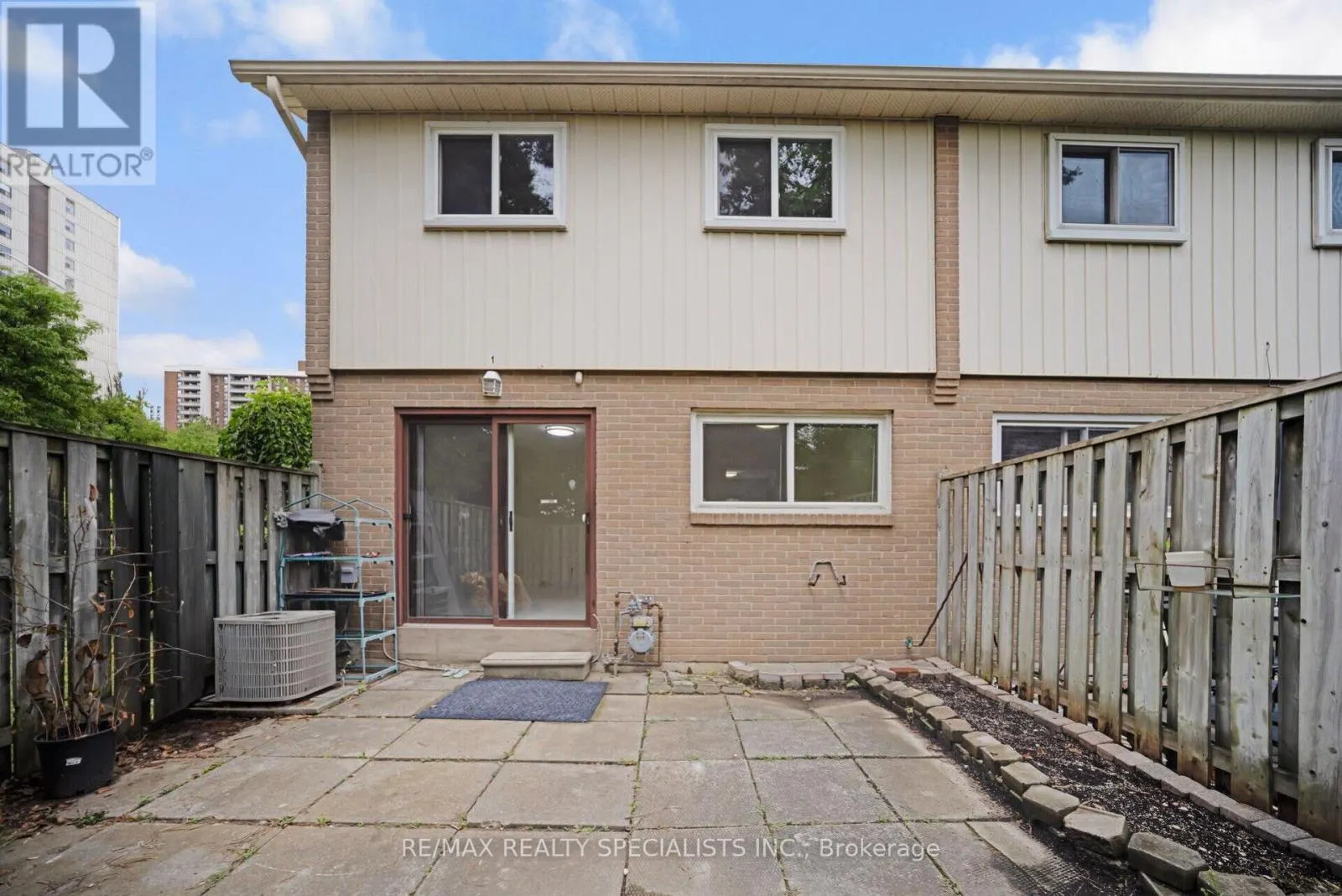 1 CRAIGLEIGH CRESCENT