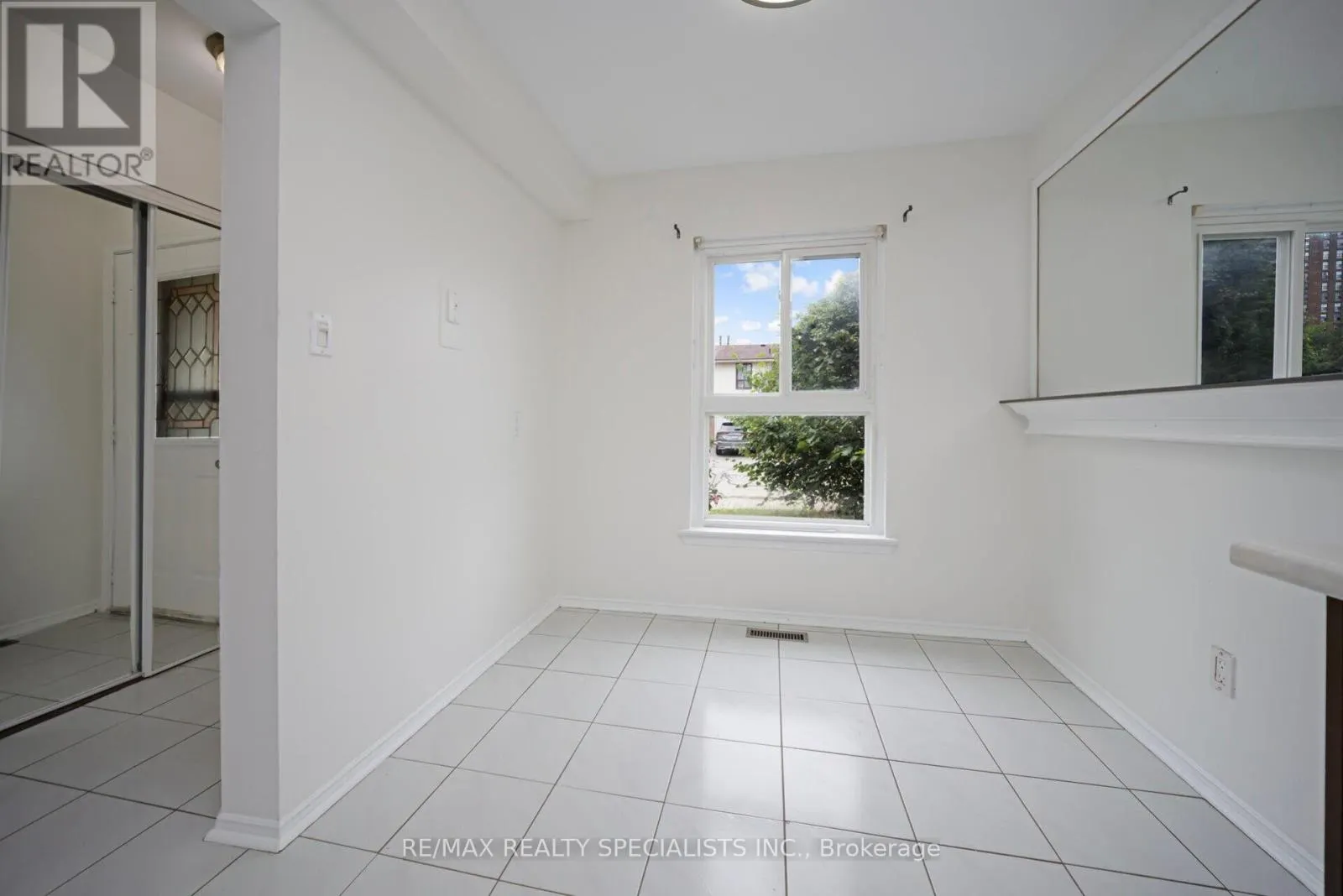 1 CRAIGLEIGH CRESCENT