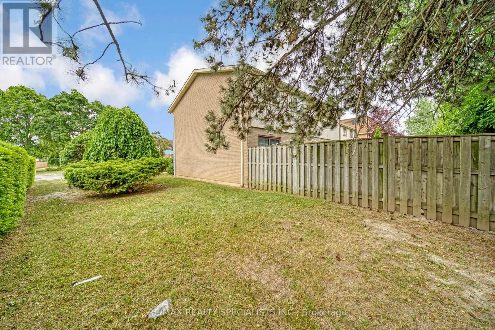 1 CRAIGLEIGH CRESCENT