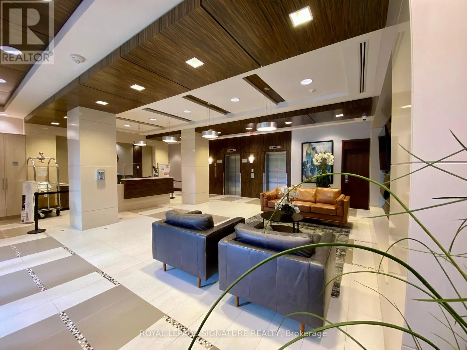 1210 - 339 RATHBURN ROAD W