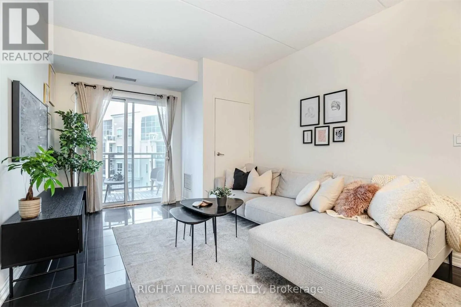 512 - 1421 COSTIGAN ROAD