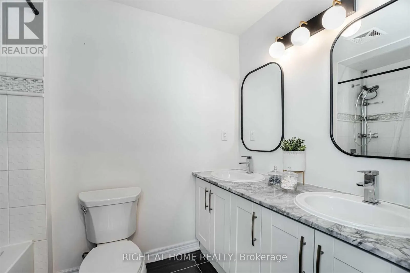 512 - 1421 COSTIGAN ROAD