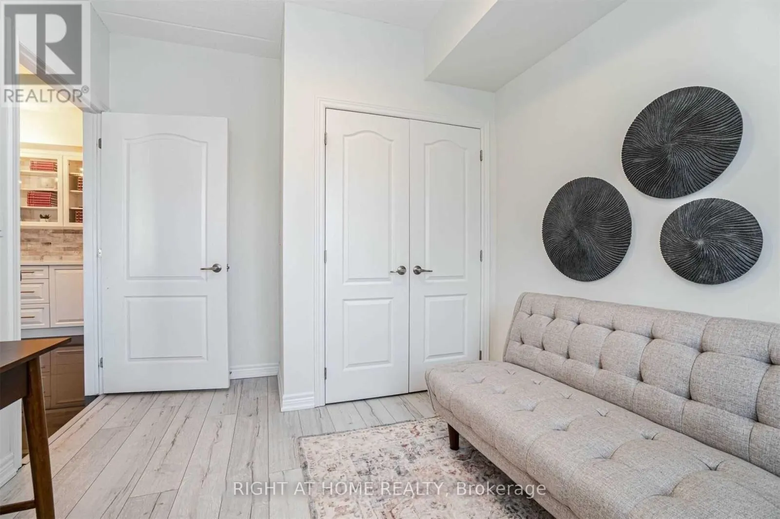 512 - 1421 COSTIGAN ROAD