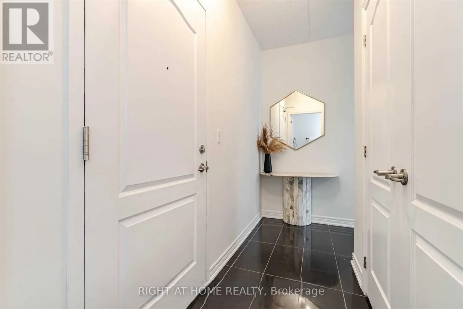 512 - 1421 COSTIGAN ROAD