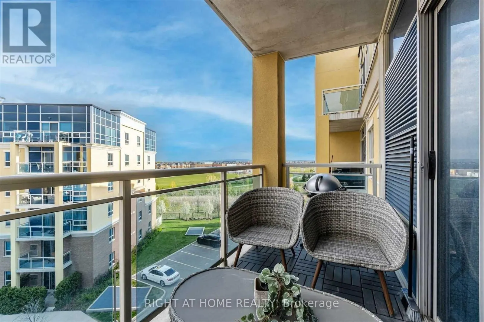 512 - 1421 COSTIGAN ROAD